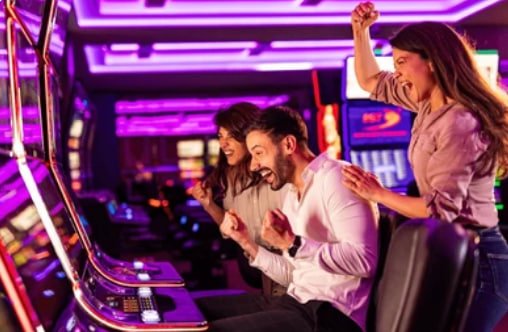 bigwin959 APP ဖြင့် Result စစ်ဆေးပြီး Jackpot Notification ရရှိနေသော ကစားသမား